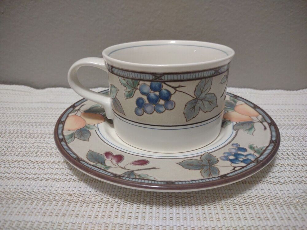 Mikasa Intaglio Garden Harvest CAC29 Flat Cup and Saucer Set GUC !!